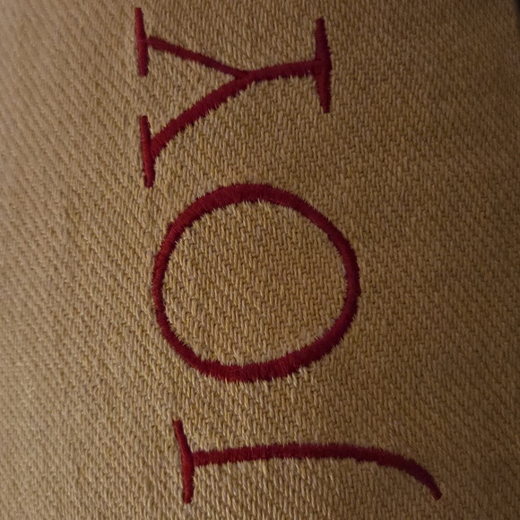 Meet your Posher, Antoinette - Picture 1 of 1